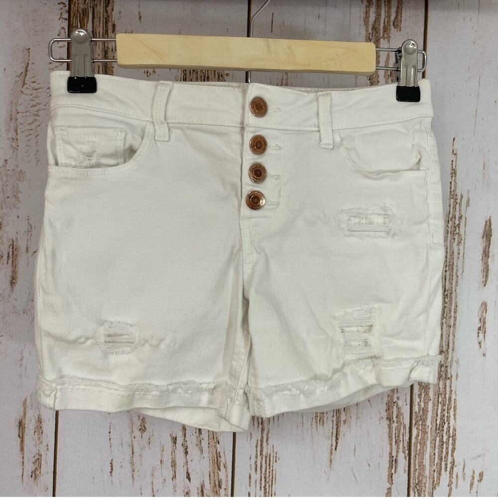 SO, Girls 4 Button Fly Distressed White Shorts. Size 12. In excellent condition!
